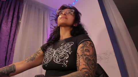     Luna Violeta  A r t i s t  online show from 01-03-25, 02:32
