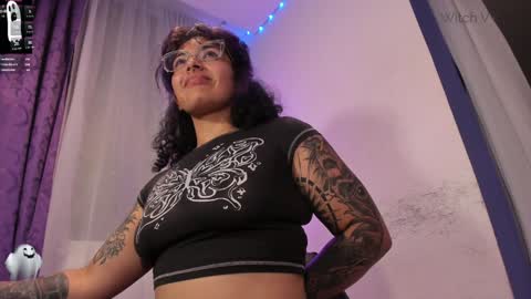     Luna Violeta  A r t i s t  online show from 01-03-25, 05:39