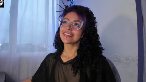     Luna Violeta  A r t i s t  online show from 02-06-25, 10:53