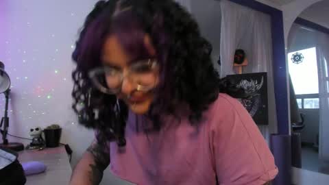     Luna Violeta  A r t i s t  online show from 03-03-25, 10:52