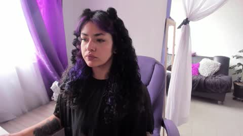     Luna Violeta  A r t i s t  online show from 10-01-25, 03:51