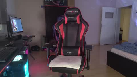 Snapshot of wizzman2442 chatting on 02-25-25, 05:41 wizzman2442 online show from 02-25-25, 05:41