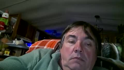 Snapshot of wldlife chatting on 11-17-25, 12:49 wldlife online show from 11-17-25, 12:49