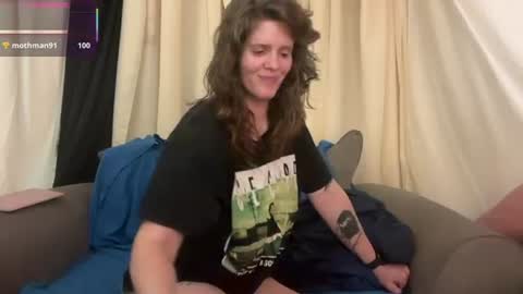 Snapshot of wldntulik2no chatting on 07-22-26, 04:10 Moth online show from 07-22-26, 04:10
