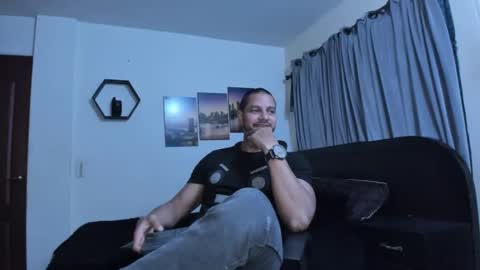 Magnus Dark independent model online show from 11-21-25, 04:33