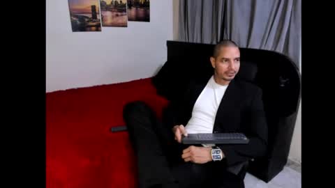 Magnus Dark independent model online show from 06-08-26, 03:29