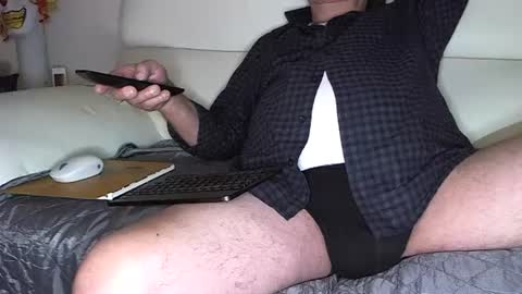 Snapshot of wobbel chatting on 12-25-24, 04:32 wobbel online show from 12-25-24, 04:32