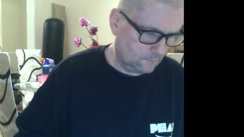 Snapshot of wobble444 chatting on 02-21-25, 01:22 wobble444 online show from 02-21-25, 01:22