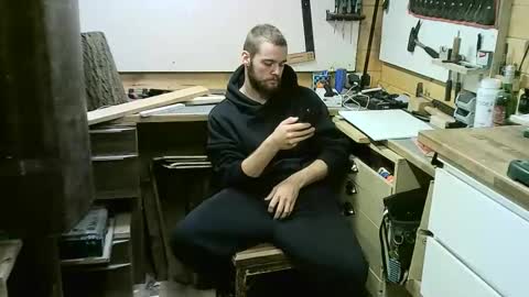 Snapshot of wolf021221 chatting on 10-24-25, 06:04 wolf021221 online show from 10-24-25, 06:04