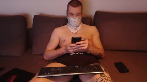 Snapshot of wolf021221 chatting on 04-15-26, 08:31 wolf021221 online show from 04-15-26, 08:31