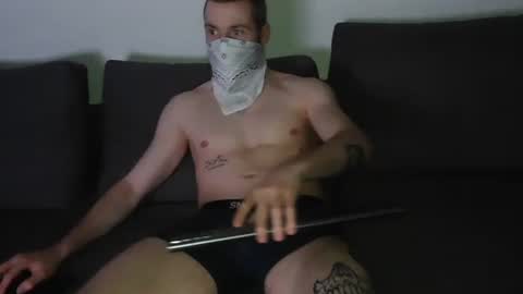 Snapshot of wolf021221 chatting on 04-18-26, 08:42 wolf021221 online show from 04-18-26, 08:42