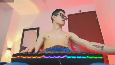  W O L F  online show from 02-04-26, 11:38