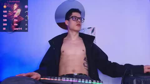 Snapshot of wolfan_sky chatting on 02-20-26, 11:22 W O L F online show from 02-20-26, 11:22