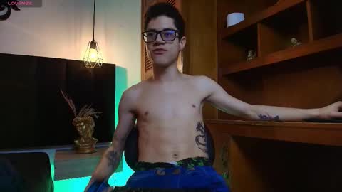 Snapshot of wolfan_sky chatting on 03-16-26, 11:25 W O L F online show from 03-16-26, 11:25