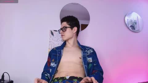 Snapshot of wolfan_sky chatting on 03-23-26, 01:48 W O L F online show from 03-23-26, 01:48