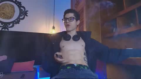 Snapshot of wolfan_sky chatting on 03-28-26, 11:32 W O L F online show from 03-28-26, 11:32