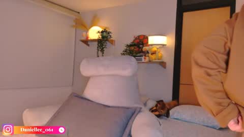   online show from 04-29-26, 02:59