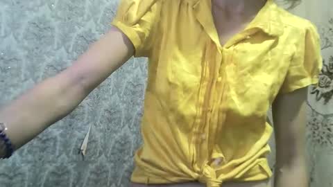 Snapshot of wolfxsnow chatting on 09-27-25, 06:18 wolfxsnow online show from 09-27-25, 06:18