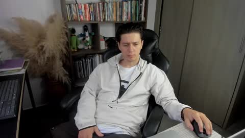 Snapshot of wolker_allan chatting on 10-28-25, 11:47 wolker_allan online show from 10-28-25, 11:47