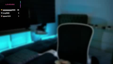 Snapshot of womanofyourdesire_ts chatting on 09-28-25, 06:19 Julia online show from 09-28-25, 06:19