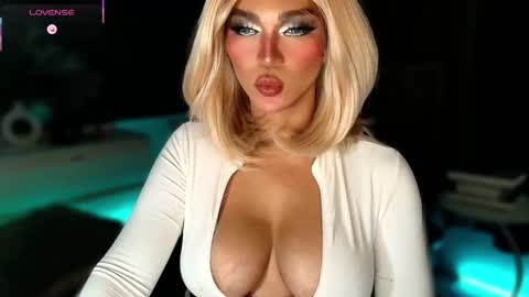 Julia online show from 11-08-25, 03:29