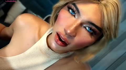 Julia online show from 02-09-26, 03:54