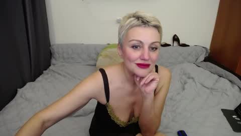 Snapshot of women_pleasures chatting on 04-05-26, 08:28 women_pleasures online show from 04-05-26, 08:28