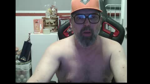 Snapshot of womenizzeer chatting on 01-13-26, 04:56 Adam online show from 01-13-26, 04:56