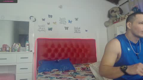 Sofia And Thomas online show from 02-08-25, 07:38