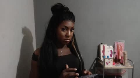 SHENIEL RODRIGUEZ online show from 05-12-26, 03:03