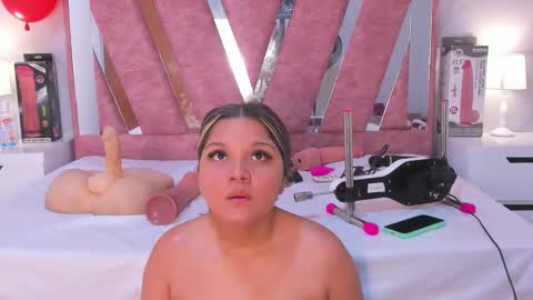 wonderkloe_ online show from 02-17-26, 07:42