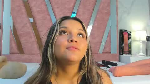 wonderkloe_ online show from 02-26-26, 01:59