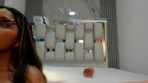 wonderkloe_ online show from 05-01-26, 08:13