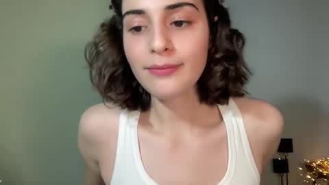 Snapshot of wonderland_stia chatting on 03-05-25, 05:39 Stia online show from 03-05-25, 05:39