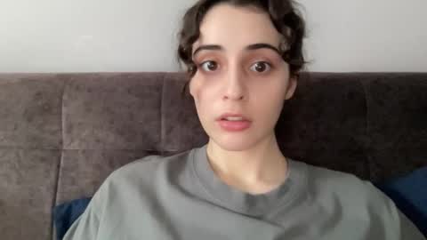 Snapshot of wonderland_stia chatting on 09-09-25, 12:05 Stia online show from 09-09-25, 12:05