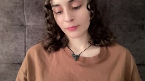 Snapshot of wonderland_stia chatting on 10-10-25, 05:17 Stia online show from 10-10-25, 05:17