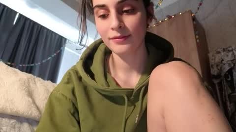 Snapshot of wonderland_stia chatting on 02-11-26, 10:09 Stia online show from 02-11-26, 10:09