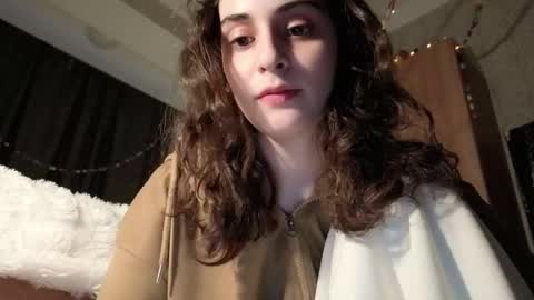 Snapshot of wonderland_stia chatting on 02-16-26, 02:35 Stia online show from 02-16-26, 02:35