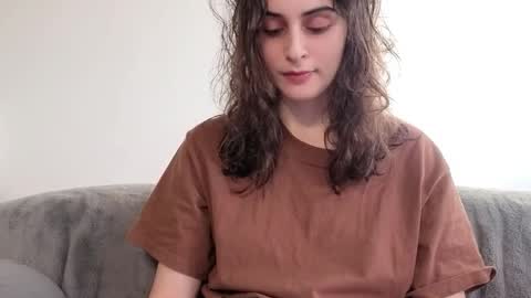 Snapshot of wonderland_stia chatting on 03-18-26, 01:47 Stia online show from 03-18-26, 01:47