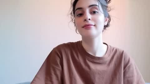 Snapshot of wonderland_stia chatting on 03-19-26, 05:22 Stia online show from 03-19-26, 05:22