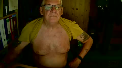 Snapshot of wonneprop10 chatting on 09-13-25, 05:02 Always Horny online show from 09-13-25, 05:02