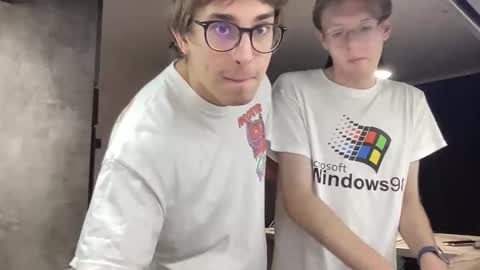 Snapshot of woods_jerk chatting on 10-03-25, 08:17 Mitya online show from 10-03-25, 08:17