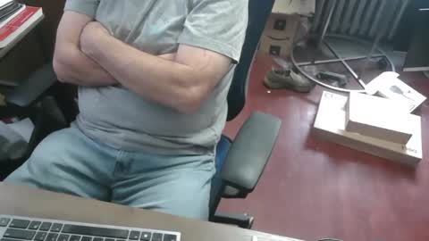 woodworker6473 online show from 11-26-25, 02:07