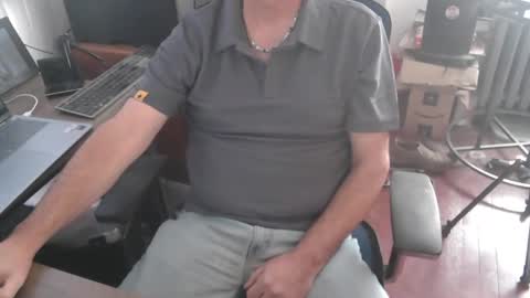 woodworker6473 online show from 12-21-25, 03:19