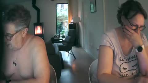 woodwurm and Snoeske online show from 01-24-25, 03:34