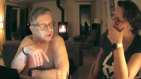 woodwurm and Snoeske online show from 01-30-25, 05:39