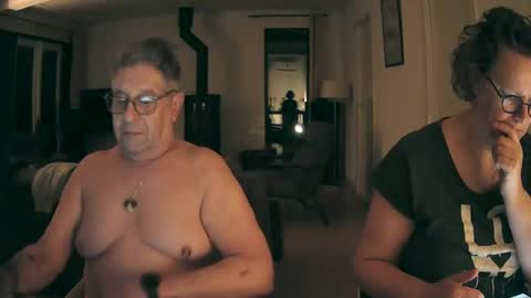 woodwurm and Snoeske online show from 02-05-25, 05:52