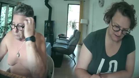 woodwurm and Snoeske online show from 09-11-25, 06:46