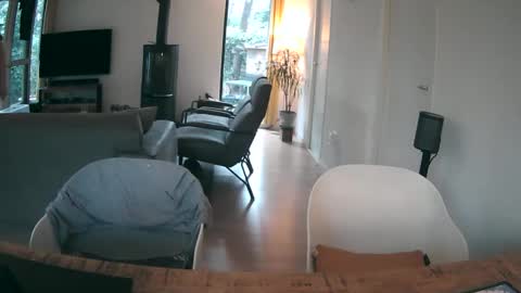 Snapshot of woodwurm chatting on 03-28-26, 06:13 woodwurm and Snoeske online show from 03-28-26, 06:13