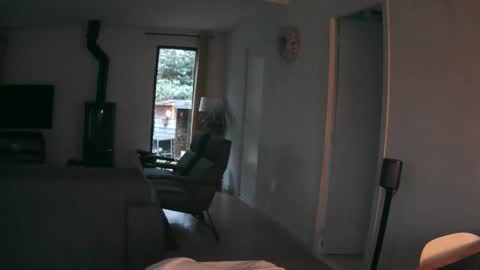 Snapshot of woodwurm chatting on 04-02-26, 05:27 woodwurm and Snoeske online show from 04-02-26, 05:27